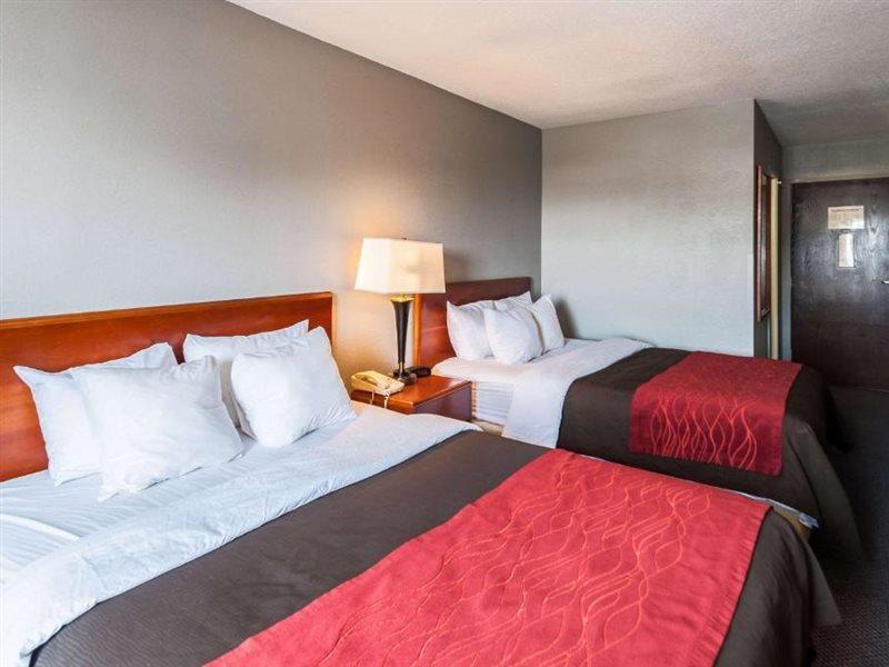 Quality Inn Solomons - Beacon Marina Экстерьер фото