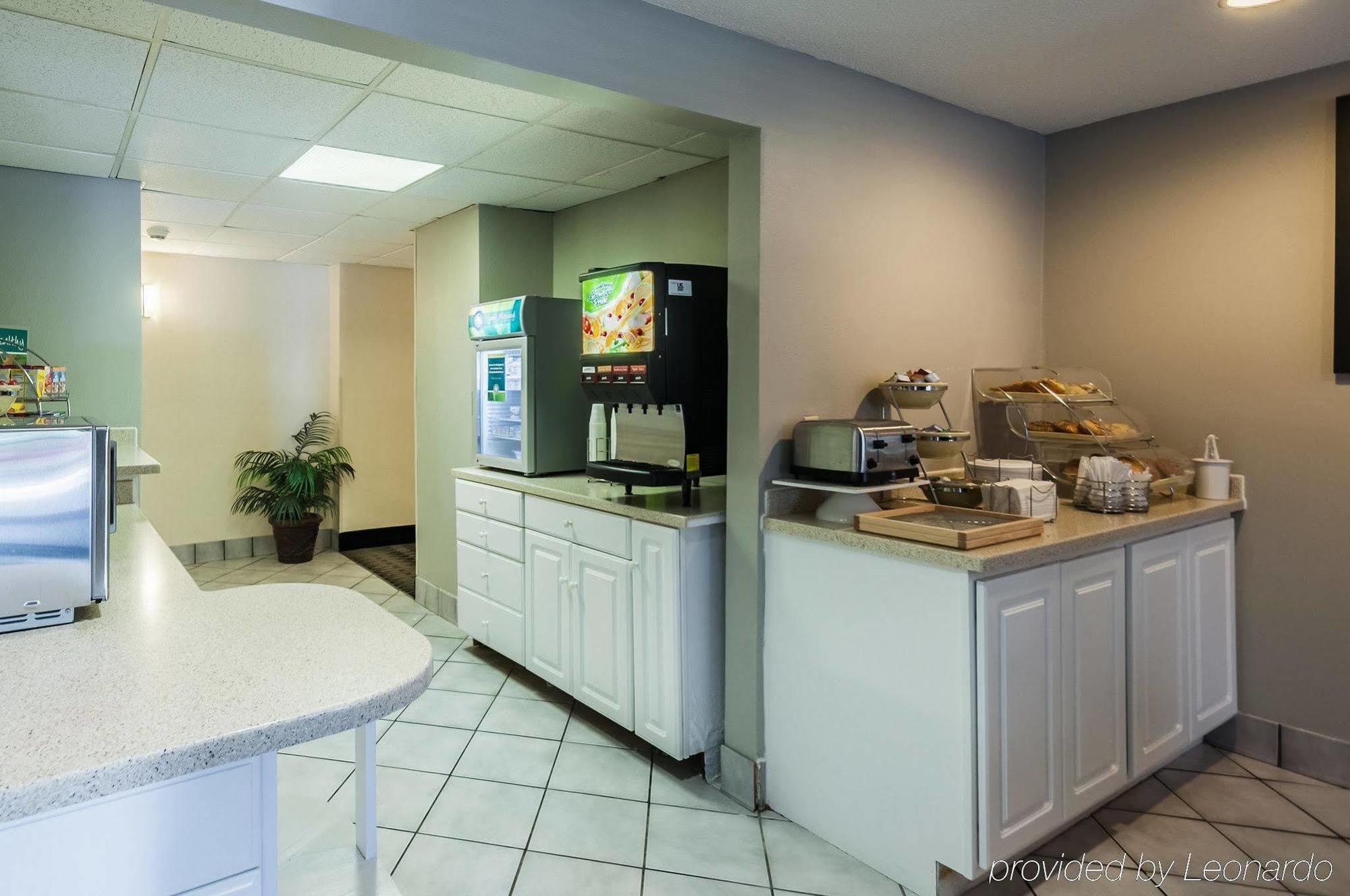 Quality Inn Solomons - Beacon Marina Экстерьер фото