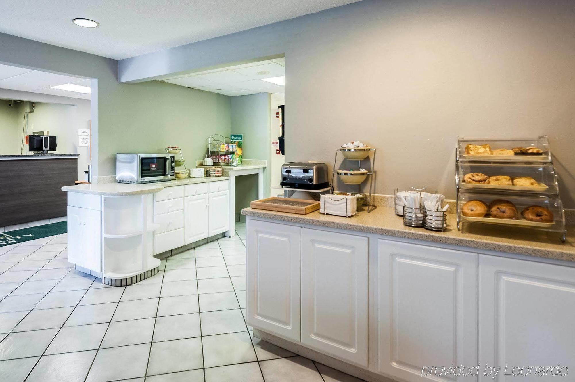 Quality Inn Solomons - Beacon Marina Экстерьер фото