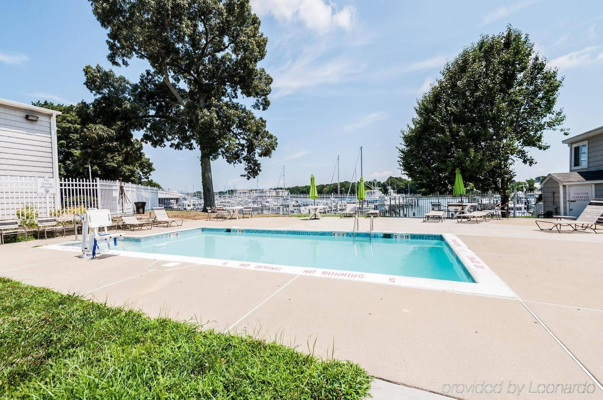 Quality Inn Solomons - Beacon Marina Экстерьер фото
