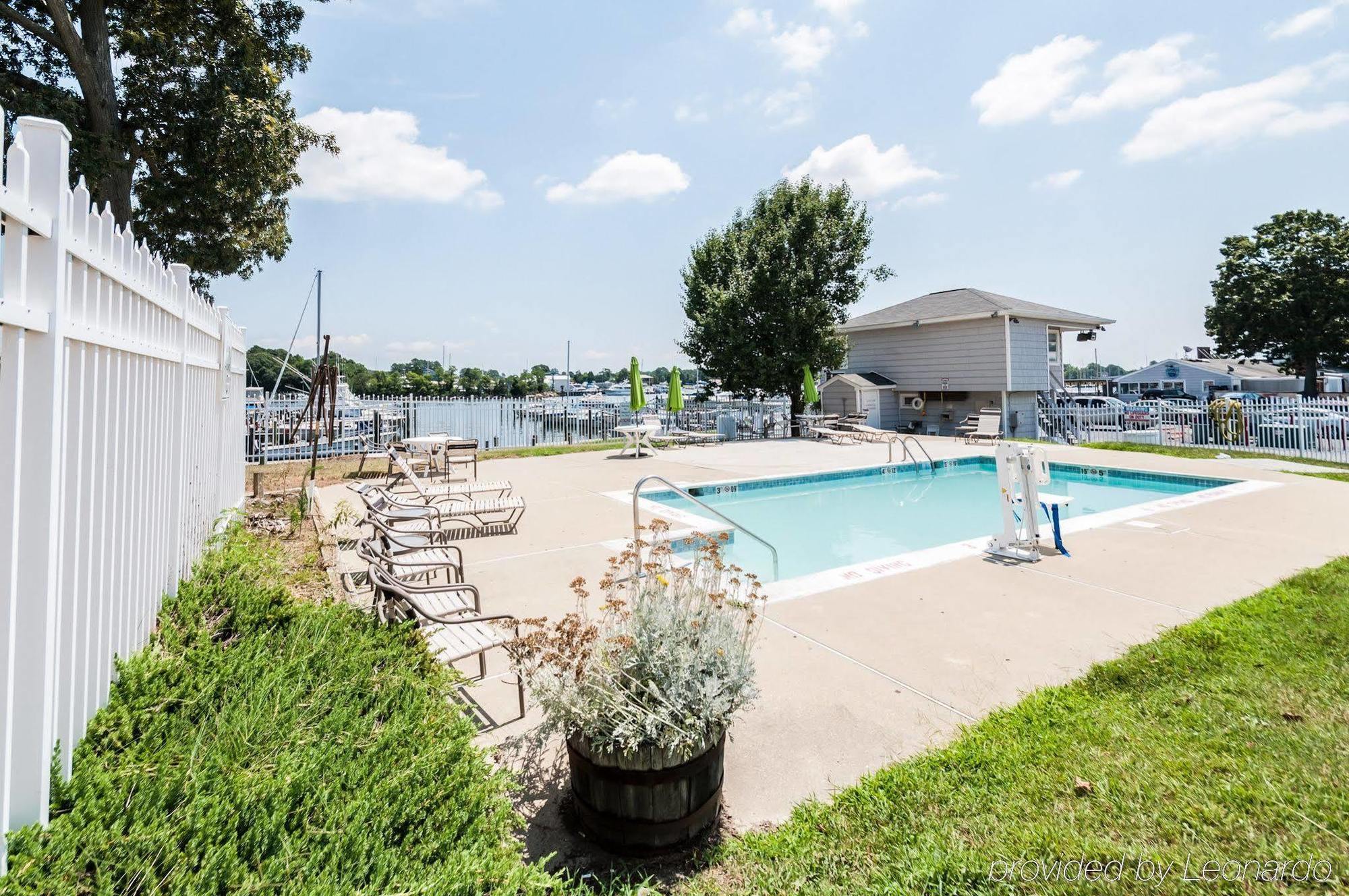 Quality Inn Solomons - Beacon Marina Экстерьер фото